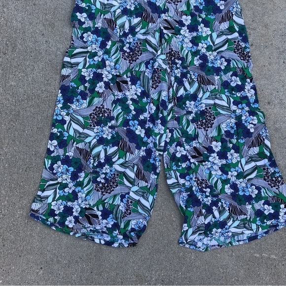 Christopher & Banks Wide Legged Gaucho Pants - Picture 5 of 5